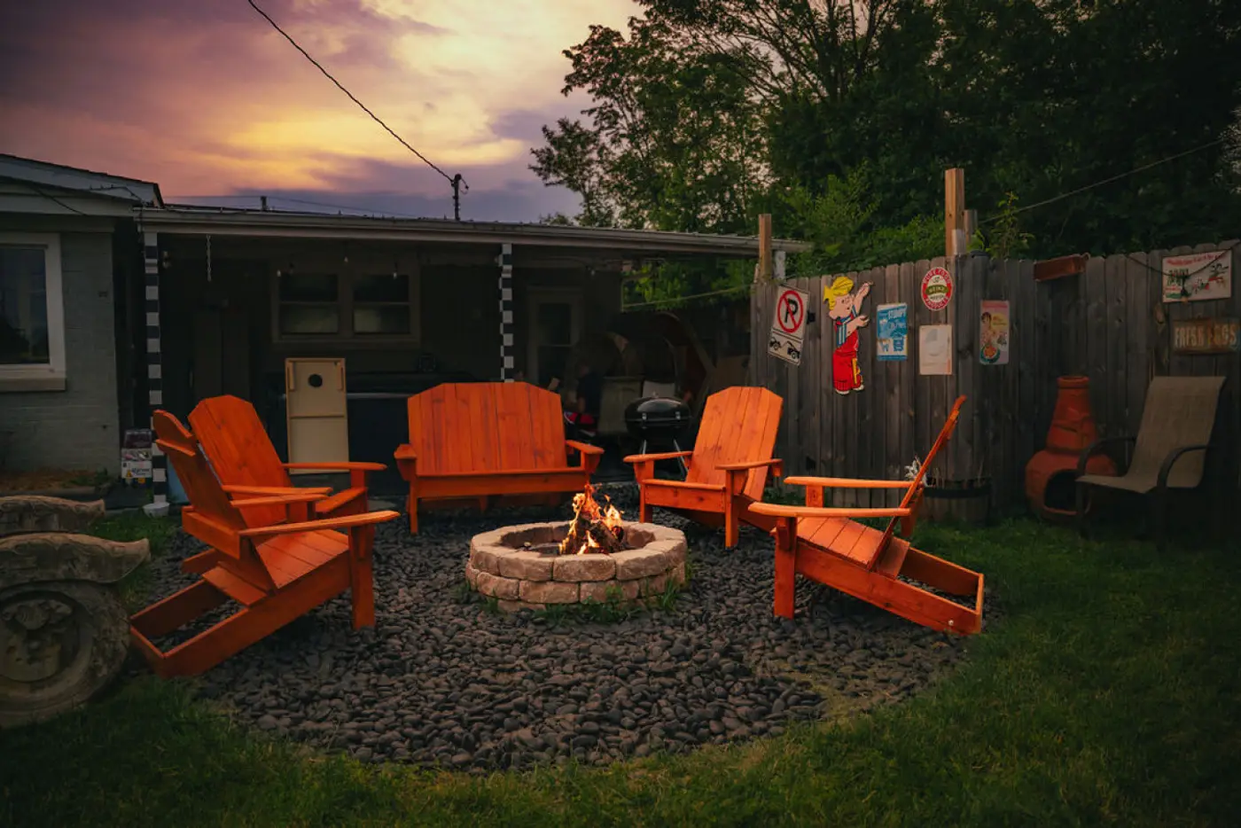 The Retro Farm Ranch — Sleeps 14, Huge Hot Tub
