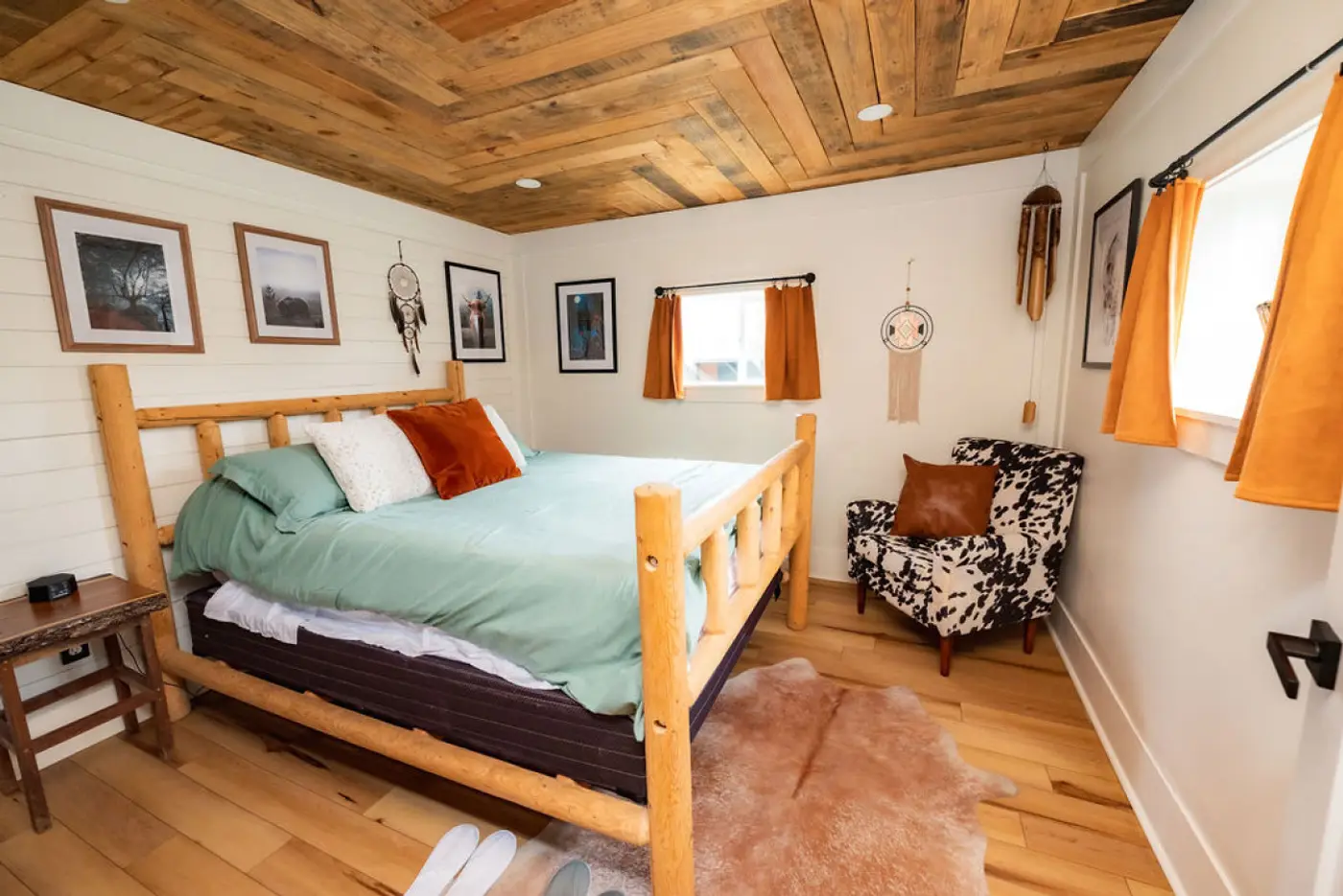Photo 3 of Cowboy Bunkhouse — Hot Tub by the Lake