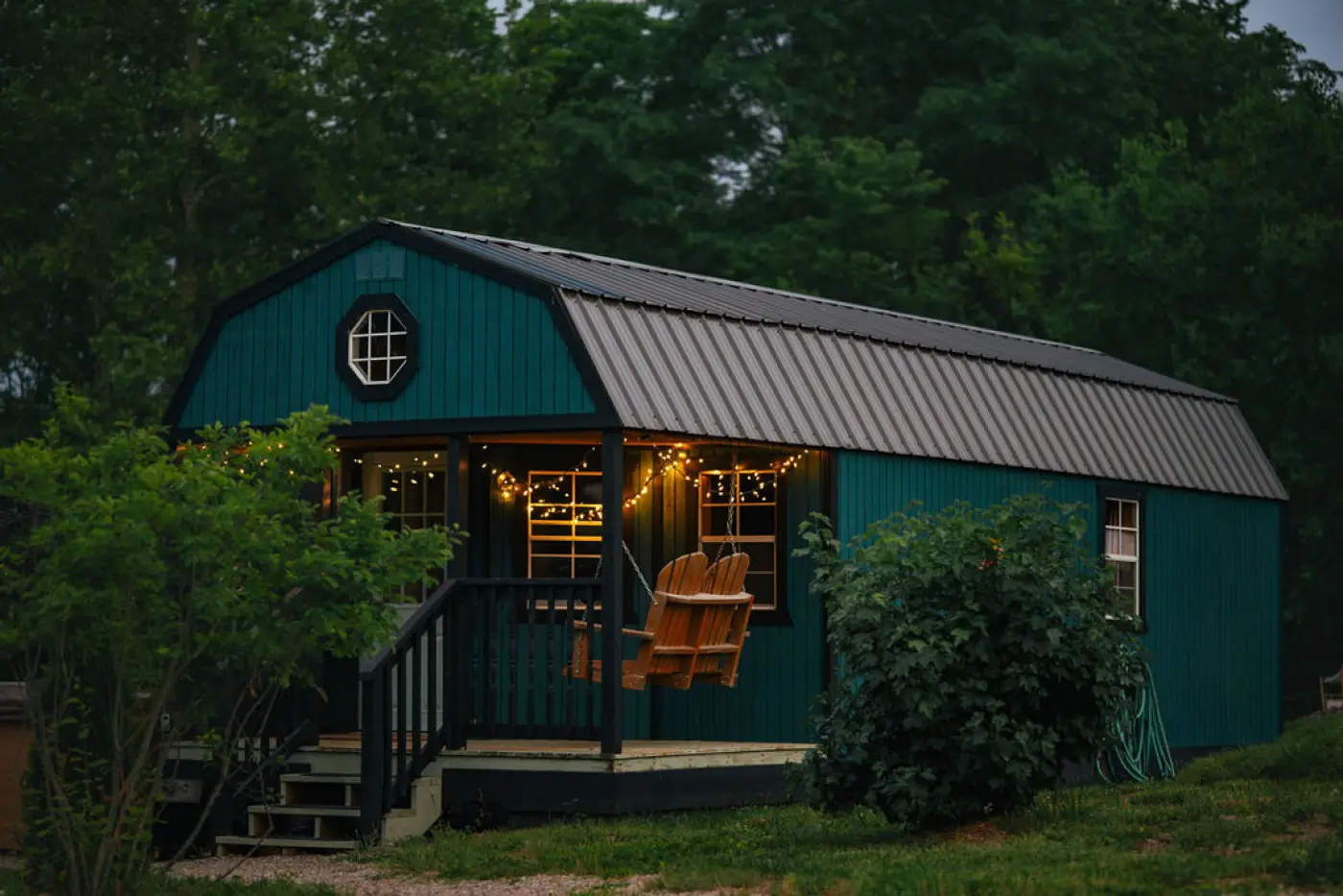 The Teal Barn — Farm Stay with Hot Tub & Pond Views
