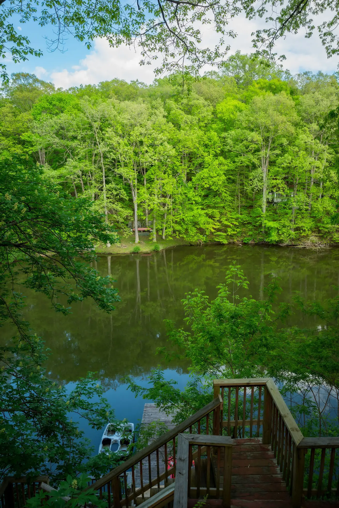 Nestled in Nirvana — Lakefront Cabin with Hot Tub