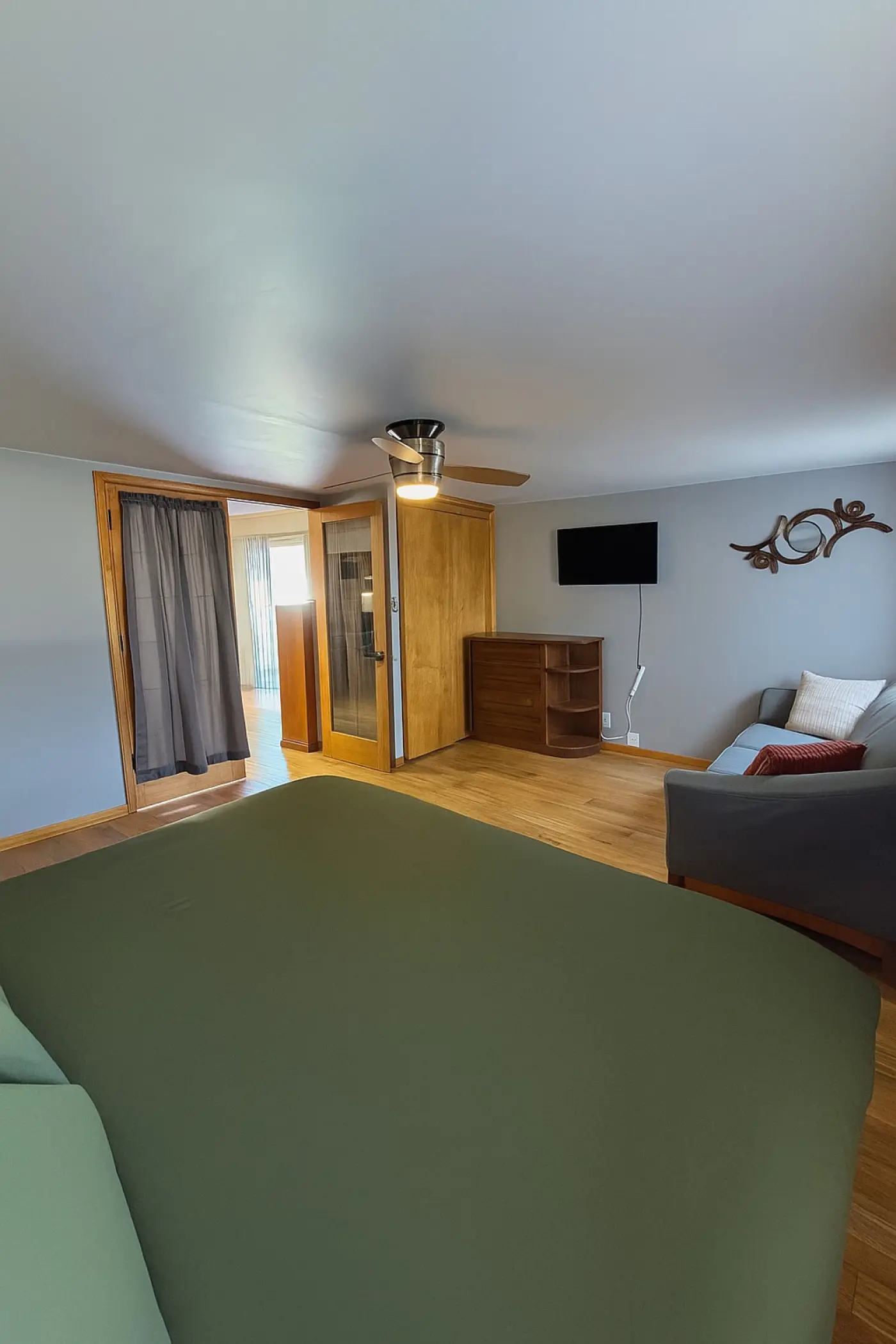 Photo 5 of Four-Bedroom City House — Sleeps 10